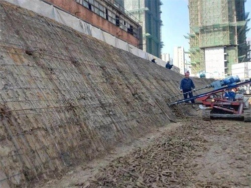达日建筑边坡支护